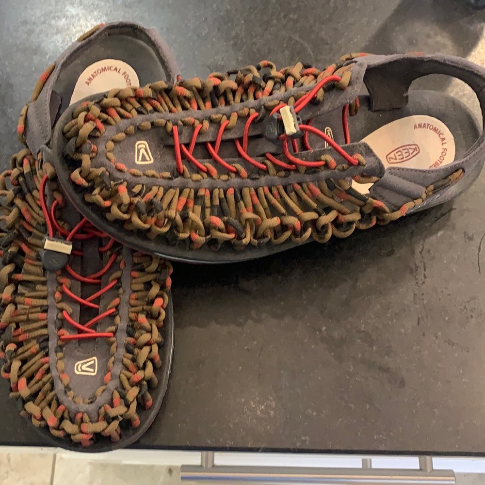 Men’s Keen shoes size 10.5